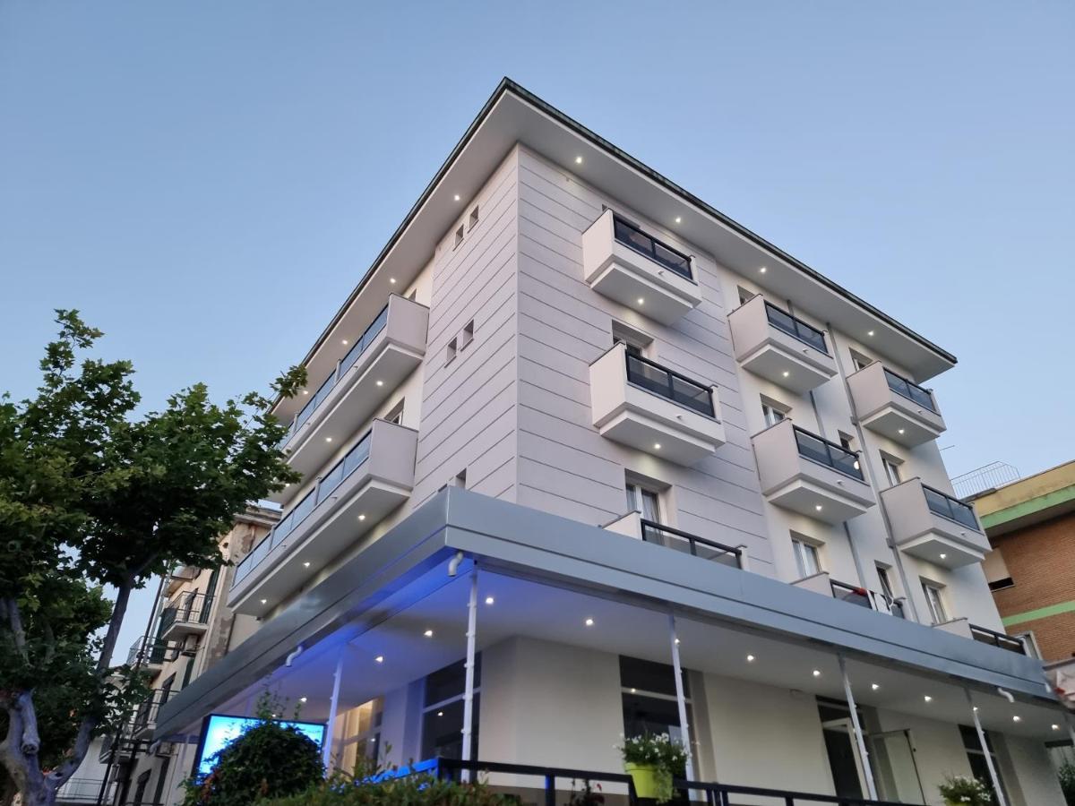 Beach Hotel Clerice Rimini Exteriör bild