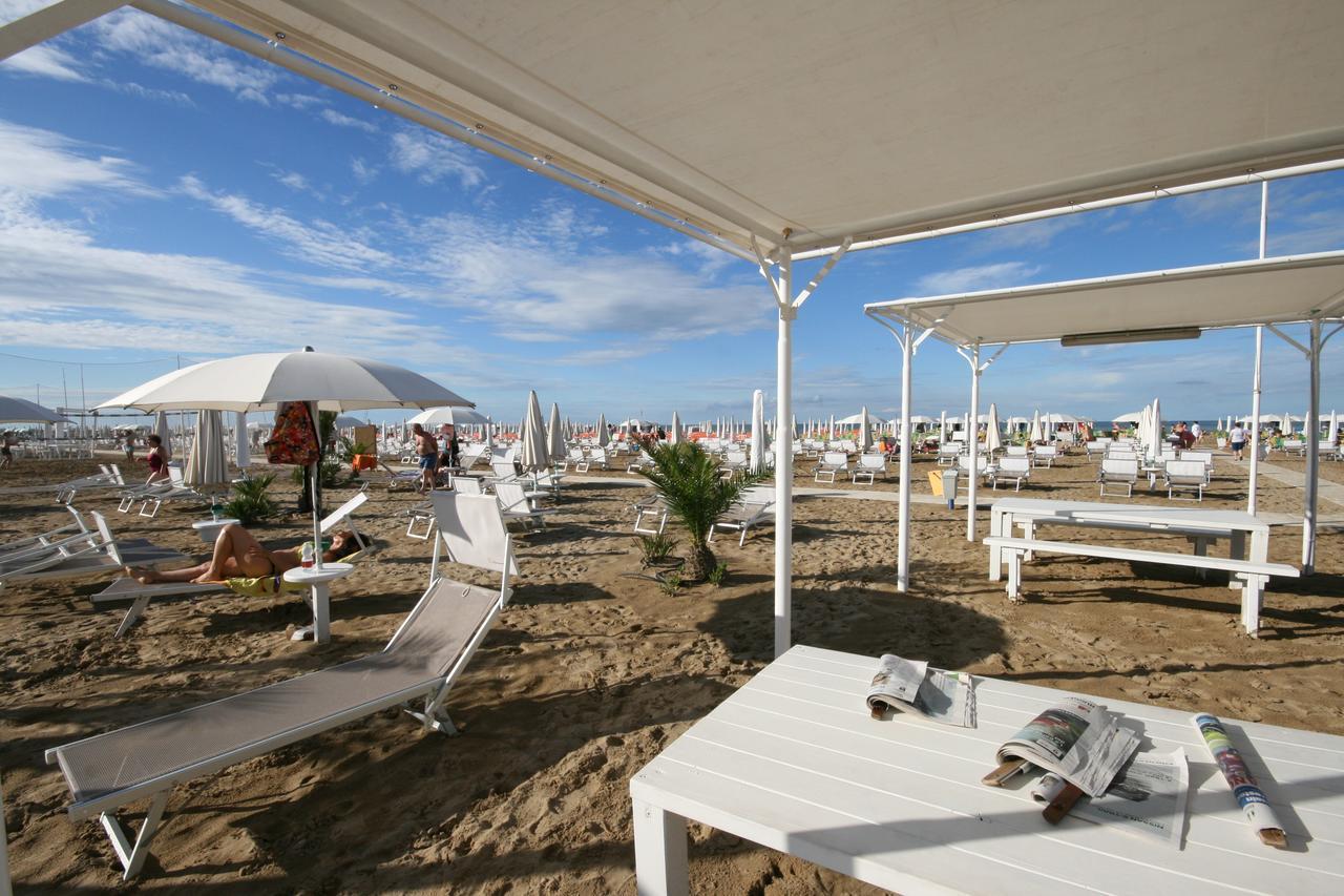 Beach Hotel Clerice Rimini Exteriör bild