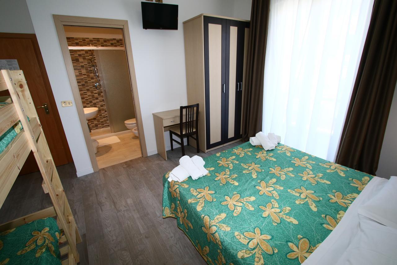 Beach Hotel Clerice Rimini Exteriör bild
