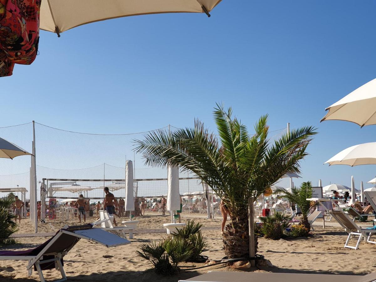 Beach Hotel Clerice Rimini Exteriör bild